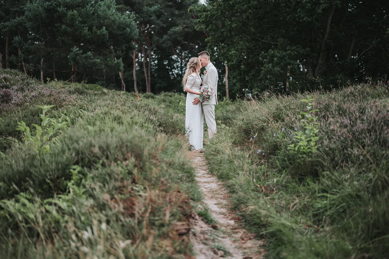 Brautpaarshooting von Lina und Johannes in Marne